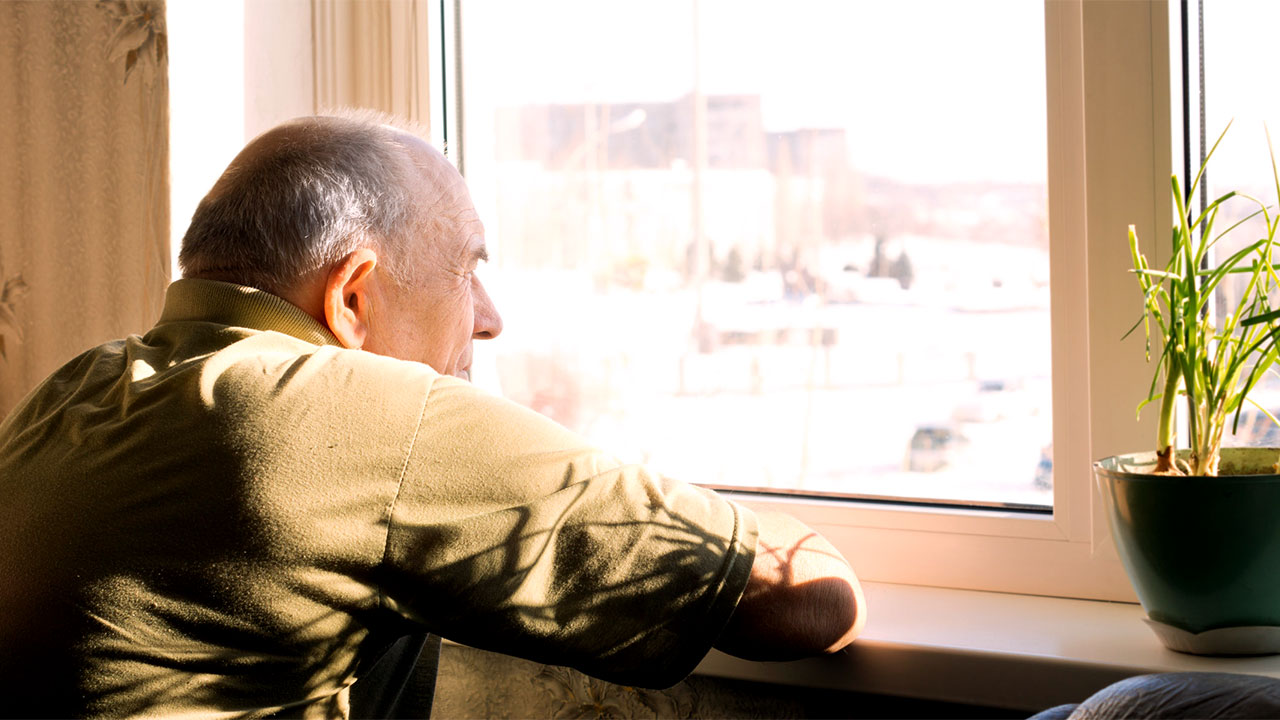 Yalnızlık yaşlı yetişkinlerde artan demans riskiyle ilişkilidir