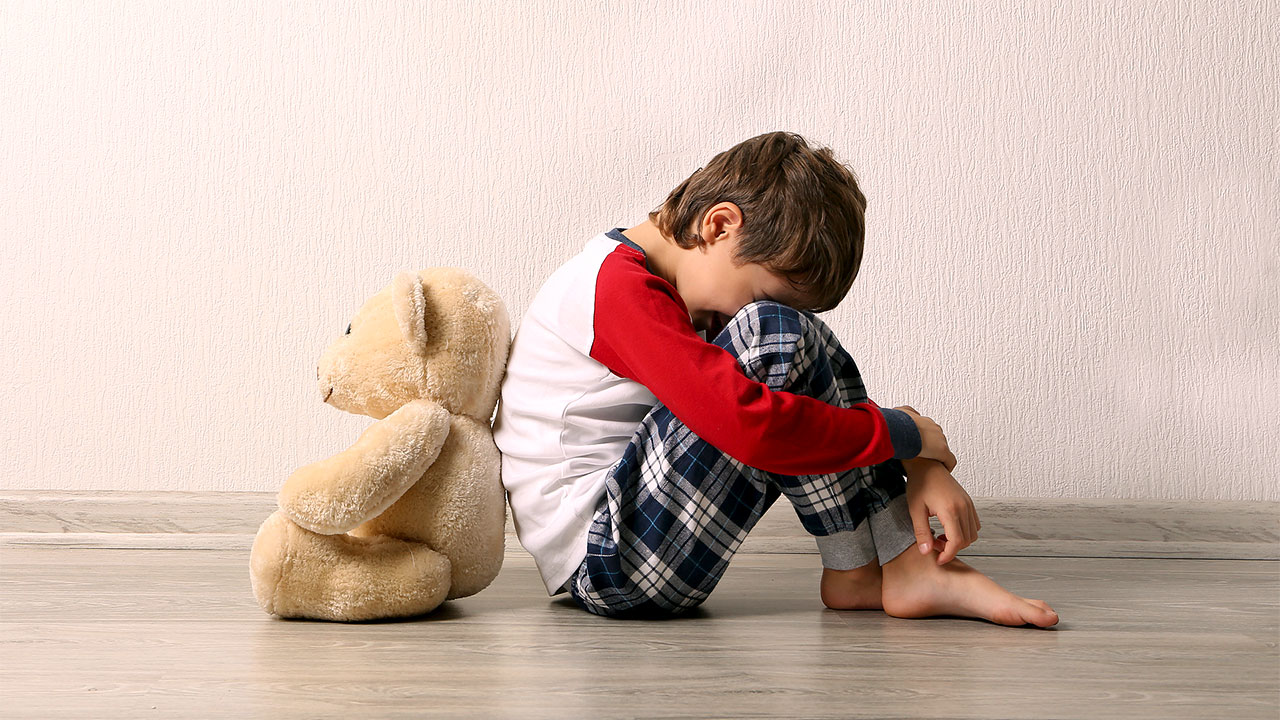 Çocukluk dönemi duygusal travmaları ve yetişkinlikte şizofreni benzeri semptomları