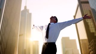 Mutluluk şimdi mi sonra mı?