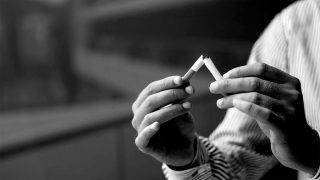 Sigarayı bırakma ruh sağlığı sorunlarını kötüleştirmiyor